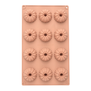 Molde de silicona flexible con 12 cavidades en forma de flores de 28.8 x 17 cm con diseño detallado