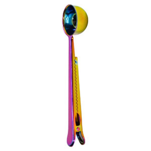 Cuchara con pinza en acero inoxidable con diseño alargado y acabado metálico para servir alimentos fácilmente