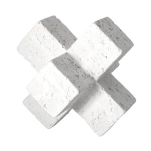 Figura decorativa en piedra de 10 x 10 x 3.5 cm con diseño geométrico en forma de cruz y acabado texturizado en color claro